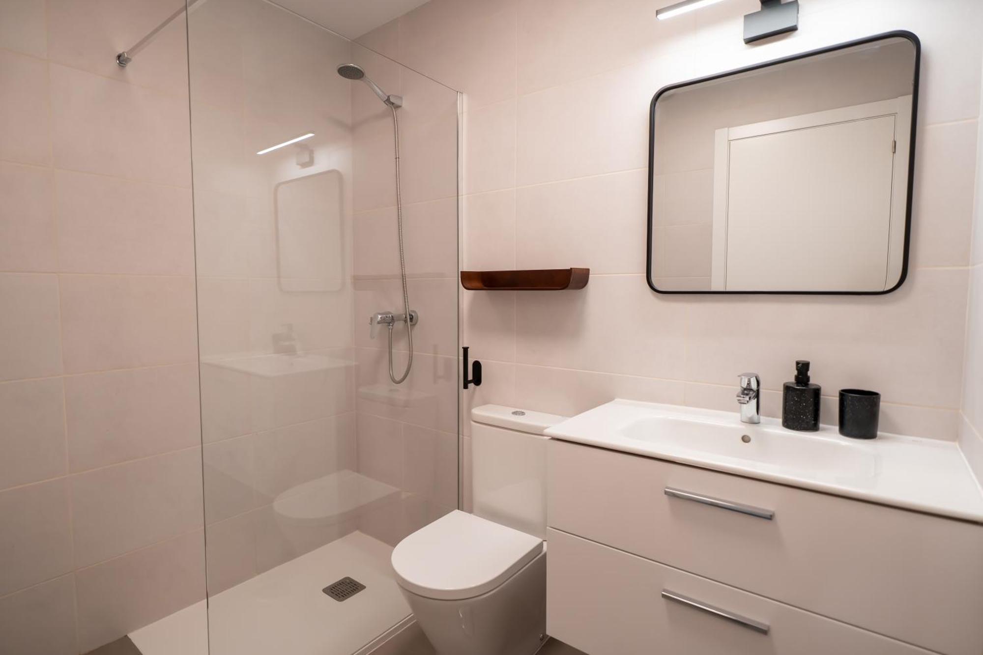 Beautiful 2-Bedroom Apartment Near Center And Beach Estepona Exterior foto